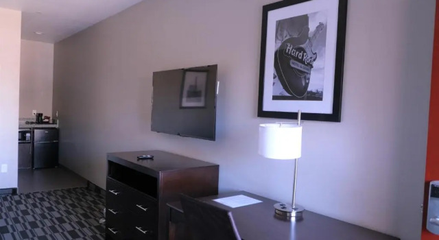Трёхместный номер Classic Catoosa Inn & Suites