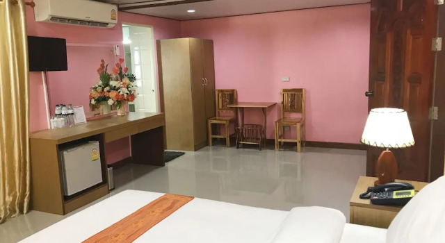Двухместный люкс с балконом и с видом на реку Toh Buk Seng Ayutthaya Hotel
