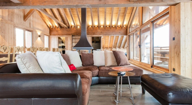 Vanoise Chalet in Prime Location, Забронировать Шале Отели Шампани-ан-Вануаз с парковкой, Парковка