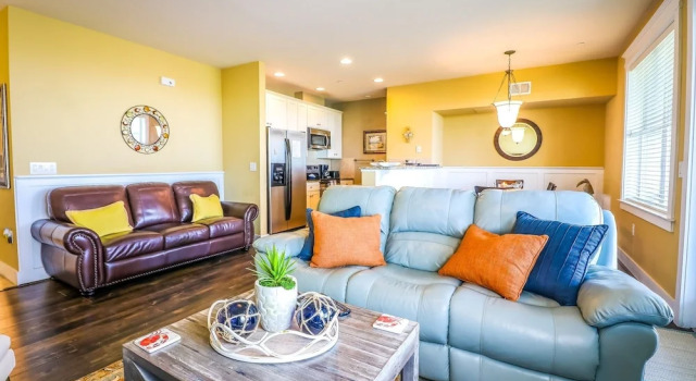 Pelican Pointe 2 Bedroom Condo