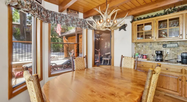 Номер Standard Cove Lakefront Chalet #2098