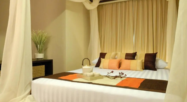 Семейный люкс The Narathiwas Hotel & Residence Sathorn Bangkok