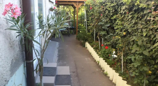 Коттедж с 2 комнатами Havas Apartman