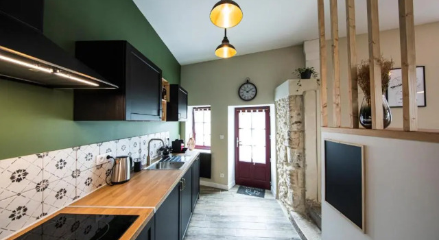 L'Atypique, charmante maison avec jardin clos, Rezerwuj Hotel Amboise 