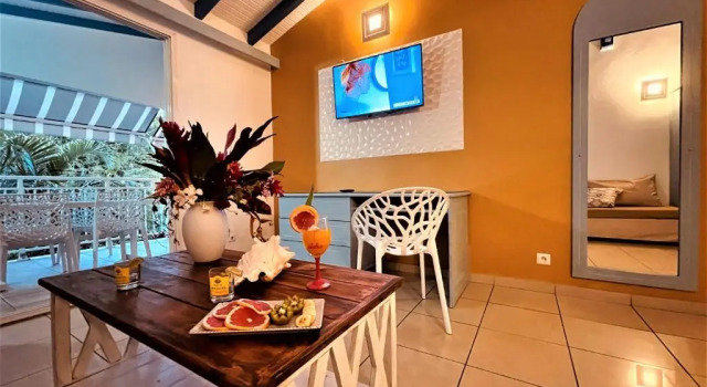 Семейный люкс Tropicana Suites