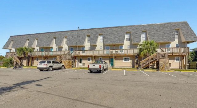 Walk to Okaloosa Island Beach: Coastal Condo!