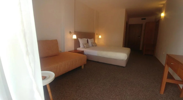 Трёхместный номер Standard с балконом Family Hotel Muses