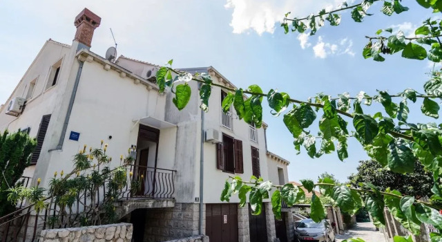 Apartments Princ Hrvoje, Забронировать Апартаменты/квартира Апартаменты Дубровника, рядом с Fuego Night Club, Апартаменты/квартира