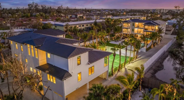 Коттедж Siesta Key Estate in Sarasota