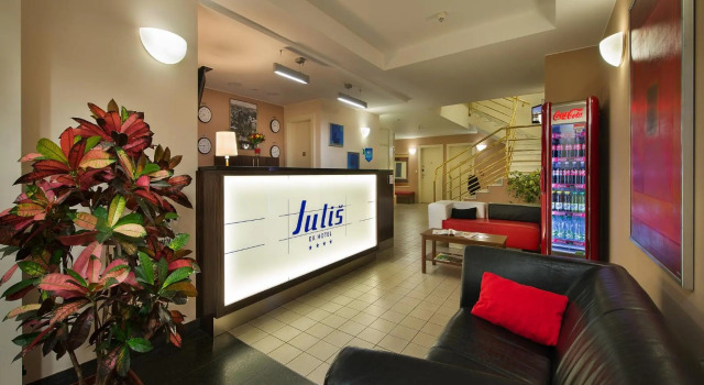 EA Hotel Julis, Забронировать Отель Отели Праги с парковкой, рядом с И. П. Павлова, Парковка