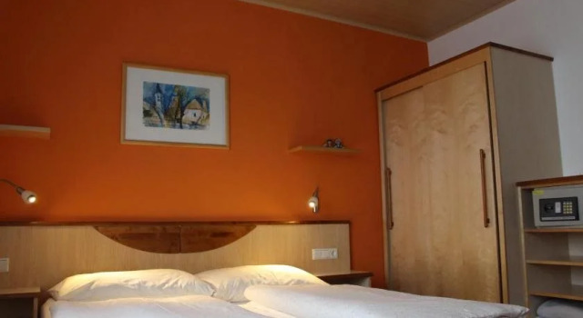 Gästehaus Karassowitsch, Book Hotel Rust Lake Neusiedl