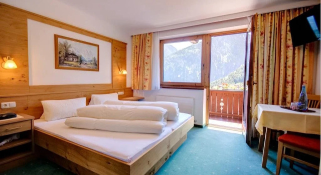 Roasnerhof, Забронировать Отель Отели Финкенберг 3 звезды, 3*