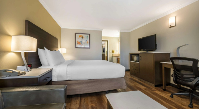 Двухместный номер Standard Best Western Plus Orange County Airport North