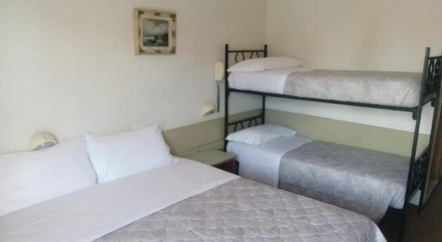 Четырёхместный номер Economy Hotel Welt