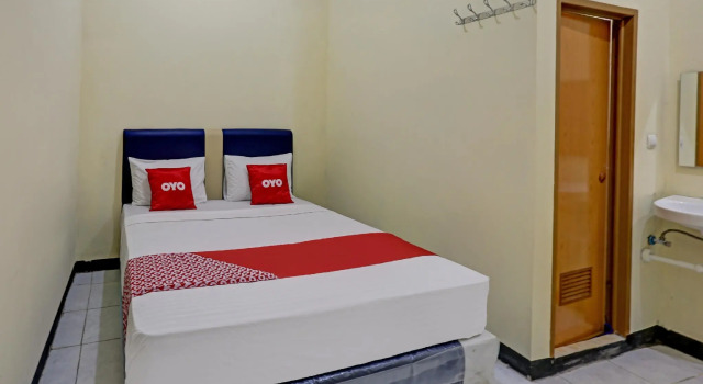 Номер Deluxe RedDoorz near Kelapa Gading
