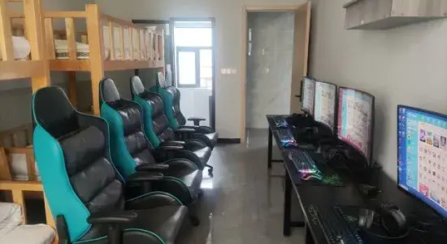 Qianjiang Hongda E-sports Hotel, Boek Hotel Qianjiang Hubei