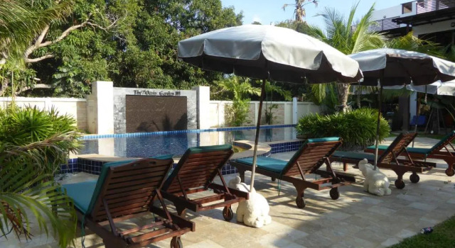 Вилла с 3 комнатами Oasis Garden & Pool Villa at VIP Resort