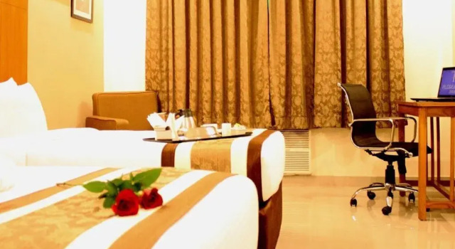 La Franklin Hotel, Book Hotel Hotels in Bhubaneshwar with a Pool, Swimming Pool