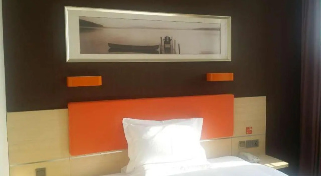 Номер Standard 7Days Premium Zhangjiakou Xuanhua Bell Tower High Speed Railway Station Branch
