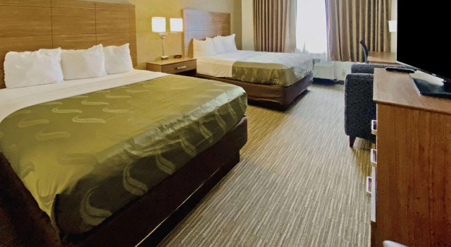 Четырёхместный люкс Comfort Suites University
