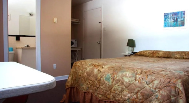 Motel Le Mirabeau, Rezervovat Motel Mirabel Laurentians