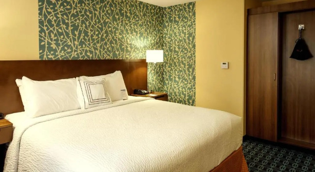 Номер Standard Fairfield Inn & Suites by Marriott Meridian