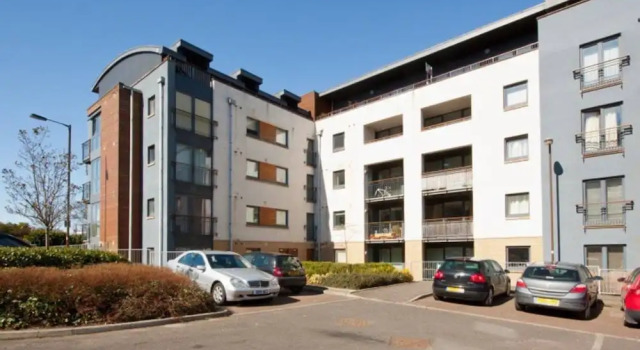 Spacious 2 Bedrooms Apartment in Strada Complex, Prenota Appartamento Edimburgo 