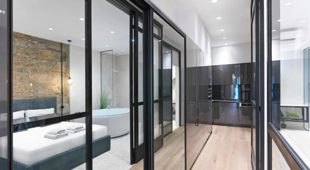 5 star lux suite in Kolonaki.