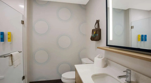 Четырёхместный номер Standard Tru By Hilton Traverse City
