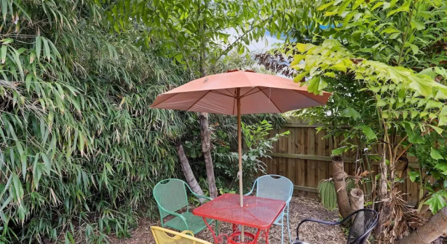 Коттедж Vibrant Rockledge Home ~ 2 Mi to Cocoa Village
