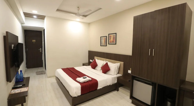 Номер Superior Hotel Privya Rooms and banquet Surat