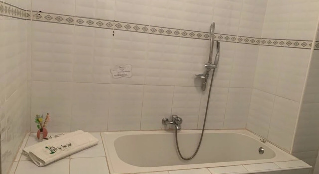 The Pine Tree Court, Book Hotel Hoteller i Gaborone med parkering, Parkering