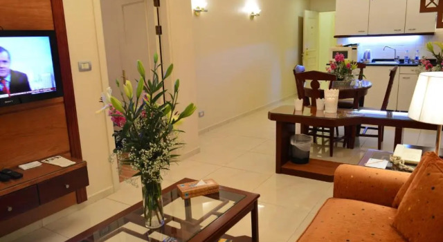 Comfort Hotel Suites