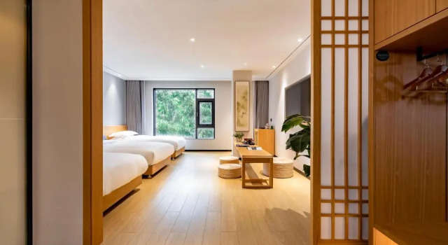 Трёхместный номер Standard с красивым видом из окна Cheng Jin Hotel
