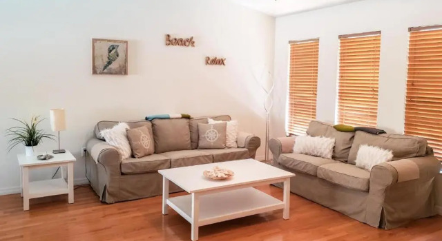 Коттедж Pool home - 4212 1st Ave W