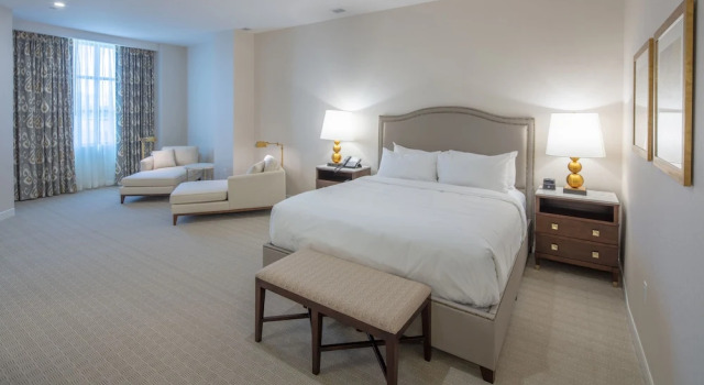 Двухместный люкс с балконом и с видом на озеро YO1 Longevity & Health Resorts, Catskills