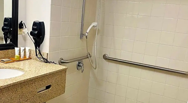Двухместный номер Standard Country Inn & Suites by Radisson, Clarksville, TN