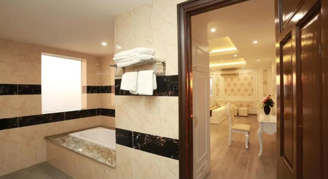 Люкс THANH TAI HOTEl 1