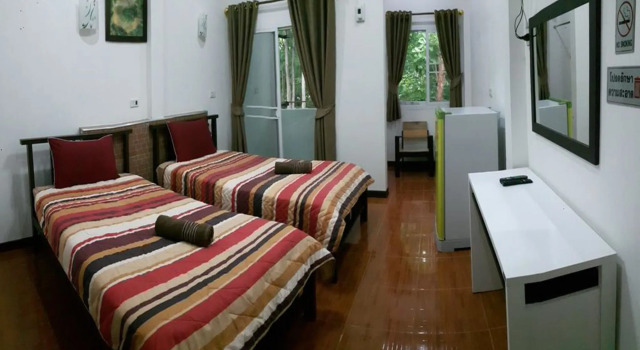 Home Hug Pak Sabai, Varaa Hotelli Hotellit North-Eastern Thailand pysäköinnillä, Pysäköinti