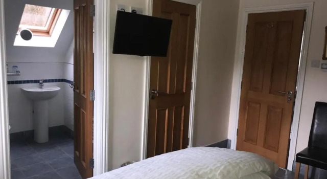 Riverside Cottage B&B, Забронировать Отель «постель и завтрак» Отели Аргайл и Бьют с парковкой, Парковка
