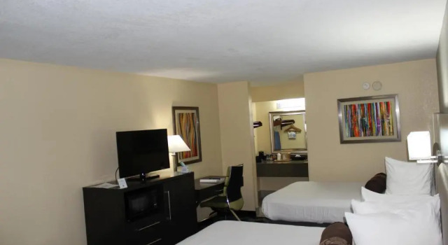 Четырёхместный номер Standard Цокольный этаж Best Western Jacksonville near Little Rock Air Force Base