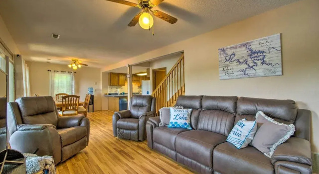 Lakefront Rocky Mount Retreat w/ Swim Dock!, Boek Vakantiehuis Rocky Mount Missouri