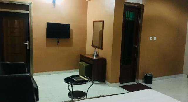 Euc Demodern Hotel & Suites, Rezervovat Hotel Hotely v Badagry s parkováním, Parkování
