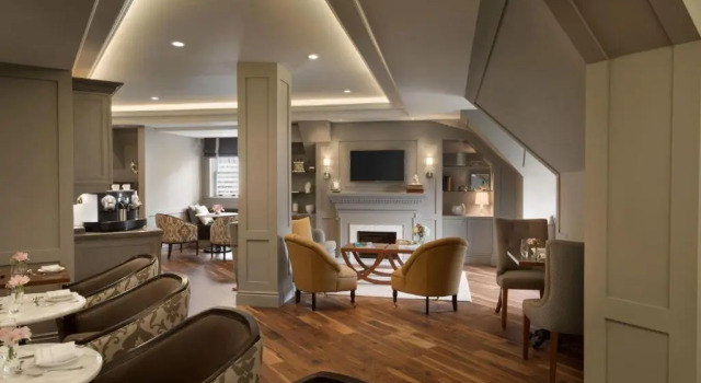 Четырёхместный номер Standard Fairmont Hotel Macdonald