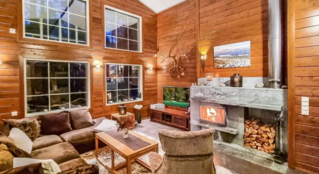 Arctic chalet, Buchen Sie Chalet Hotels in Lappland mit Parkplatz, Parkplätze