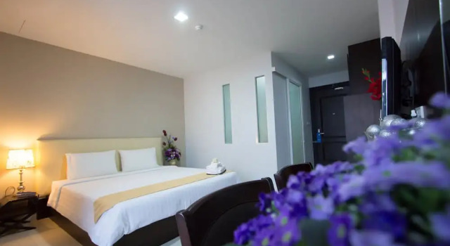 Двухместный номер Deluxe с балконом Primetime Hotel