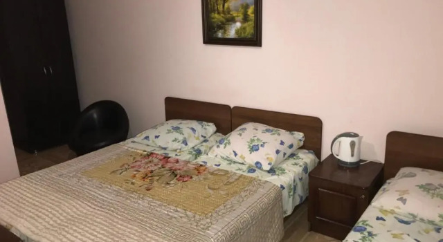 Guest House on Demerjipa, Забронировать Гостевой дом Отели Гагрский района с парковкой, Парковка