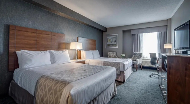 Четырёхместный номер Standard Monte Carlo Inn Markham