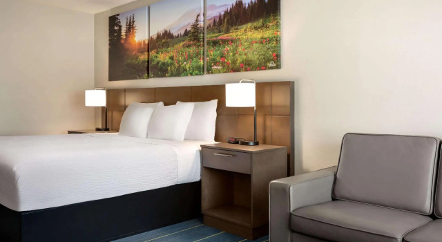 Двухместный номер Standard Days Inn & Suites by Wyndham Anaheim At Disneyland Park
