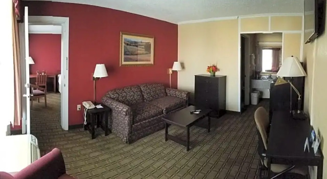 Люкс Deluxe Travelodge by Wyndham Beckley